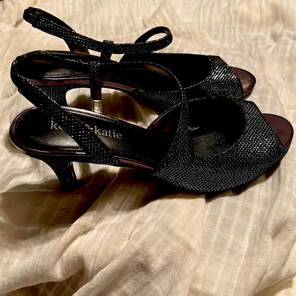 ✨Kelly & Katie Sparkling Princess Heels✨ - Picture 3 of 10